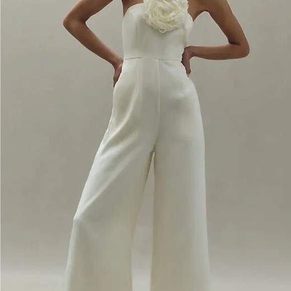 Mac Duggal Ivory Crepe Halter Neck Flower Detail Jumpsuit - Picture 2 of 16